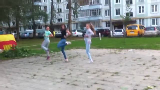 Девочки Танцуют смотреть онлайн