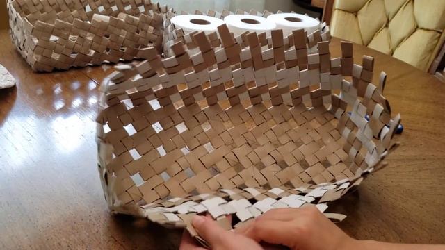 How to Make an Edge of the Basket Out of Toilet Paper Rolls and Paper Towel Rolls смотреть онлайн