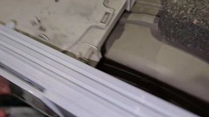 Destroying a washing machine Indesit WIL 85 with two wet towels