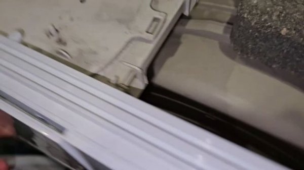 Destroying a washing machine Indesit WIL 85 with two wet towels