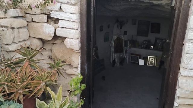 Пещера Святой Варвары в Лимасоле в Агиос Тихонас смотреть онлайн