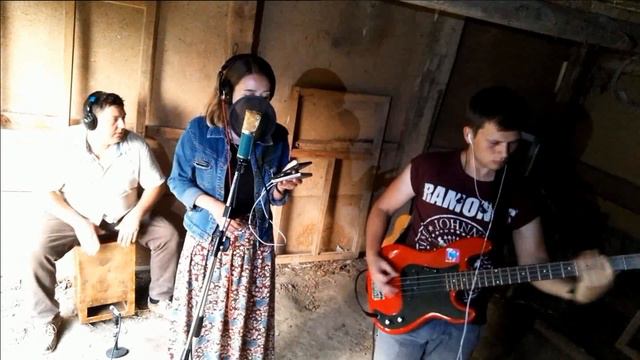 No roots - Alice Merton cover by Aliette & theEazy RB. Live Rec Zoom H6. смотреть онлайн