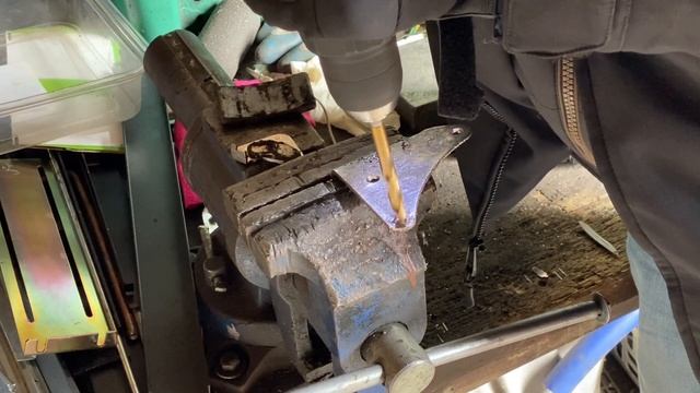 How To Install A Drop Visor On A Kenworth W900L 13x8 Установка козырька на лобовое стекло