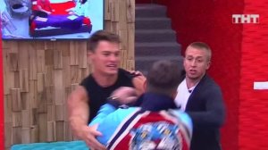 Дом-2: Слава Иванченко воюет с Захаром за комнату