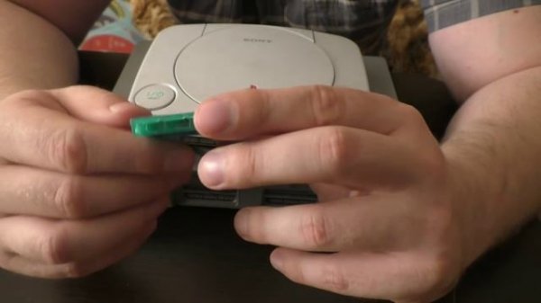 PS1 Fat vs PSOne Slim сравнение фатки и слимки