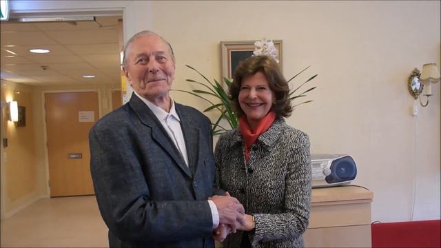 Queen Silvia meets elderly in Nynäshamn смотреть онлайн