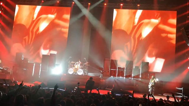 Оззи Осборн в Питере -- Ozzy Osbourne in St. Petersburg - War Pigs 2018.06.03 22.14.27 смотреть онлайн