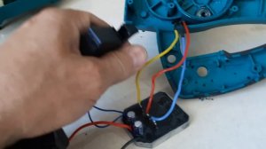 аккумуляторная пила Китай  не включается - ремонт.