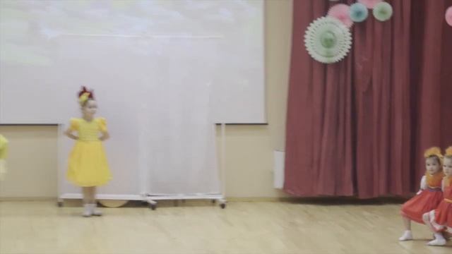 Танец Цыплят и Лисят "Птичий Двор" смотреть онлайн