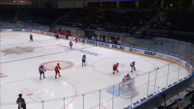 Первый гол Гарета Ханта в КХЛ / Garet Hunt first KHL goal смотреть онлайн