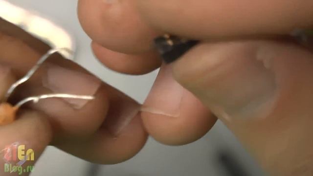 Не заряжается. Ремонт Бабушкиного телефона смотреть онлайн