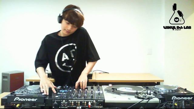 Vinyl Tv On Air DJ Aery DJ Set PM 5 - 6 (KOR) смотреть онлайн