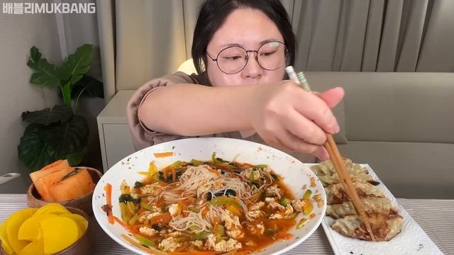 잔치국수 먹방, 직접 만든 점보사이즈 잔치국수 먹방! 군만두와 석박지, 단무지까지!! Asmr, KOREAN HOME FOOD REAL SOUND, JANCHI GUKSU