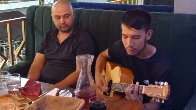 Ox onajon umid gitarist ijrosida