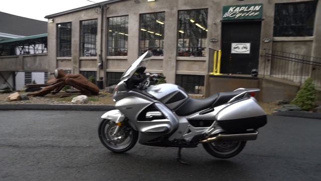 PRISTINE 2007 Honda ST1300 WORLDS BEST SPORT TOURING MACHINE FOR THE MONEY? смотреть онлайн