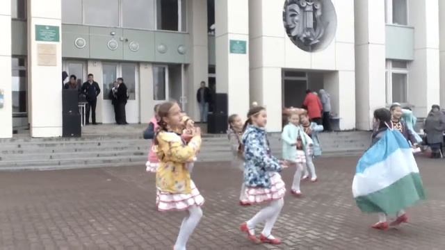 С днём республики, друзья! смотреть онлайн