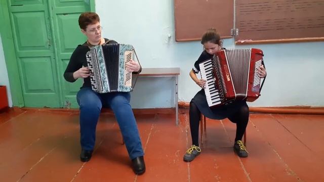 Мараева Анна /аккордеон/, Тактаева О.М./баян/-"Во саду ли, в огороде" русская народная песня. смотреть онлайн