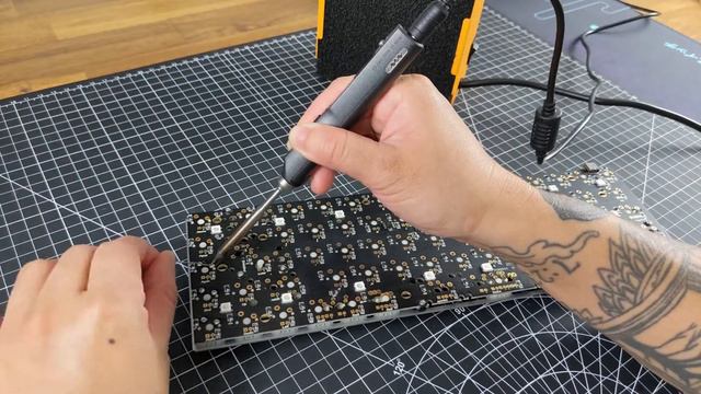 Tofu65 Keyboard Build & Sound Test | Gateron Milky Yellow Switches смотреть онлайн