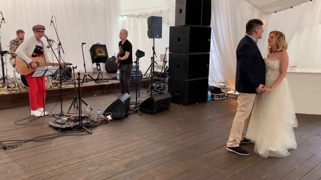 Fields of Gold (Дружбатут) смотреть онлайн