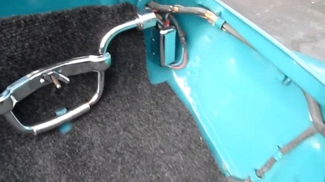 1960 RENAULT 4cv Hood Ornament Opening 1 смотреть онлайн