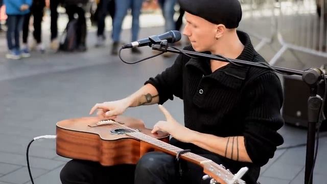 Driving Fast by London street performer Morf смотреть онлайн