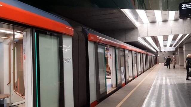 Электропоезд 81-775/776/777 "Москва-2020" с маршрутом 040 на Большой кольцевой линии смотреть онлайн