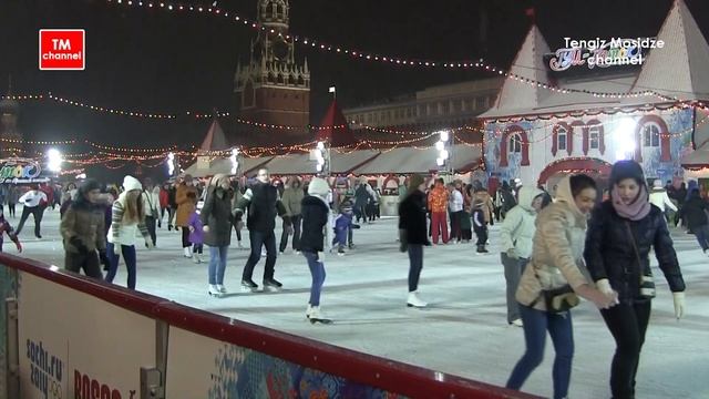 Skating rink on Red square in Moscow. Каток на Красной площади в Москве. смотреть онлайн