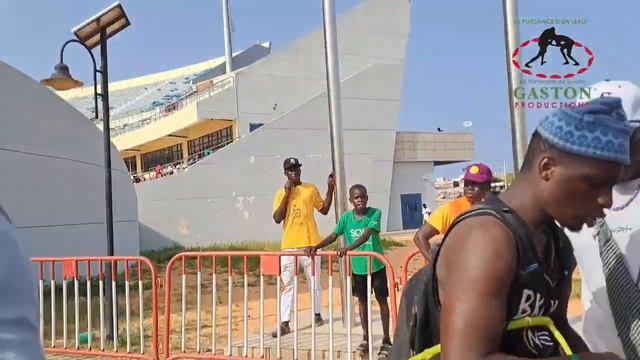 Entrée de Petit Lo Quelque minutes Après son Adversaire Jackson 2 смотреть онлайн