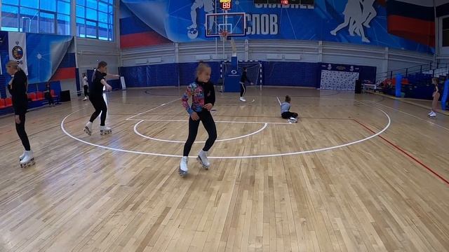 Ролики для Клуба любителей фигурного катания ч2 Первые элементы смотреть онлайн