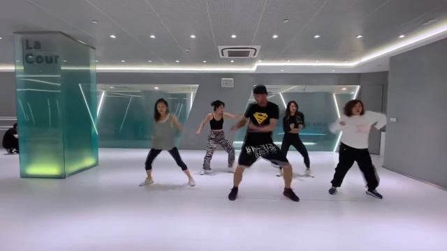 AFRO DANCE CLASS IN MY BED ROTIMI смотреть онлайн