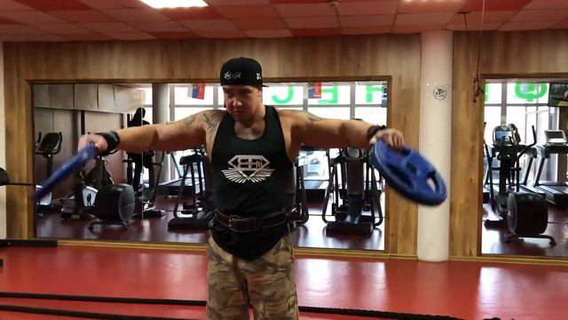 Мастер-тренер клуба Gym Fitness Studio - Максим Малдышков смотреть онлайн