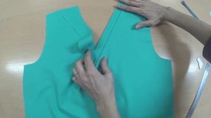 Два способа обработки V-образной горловины планкой