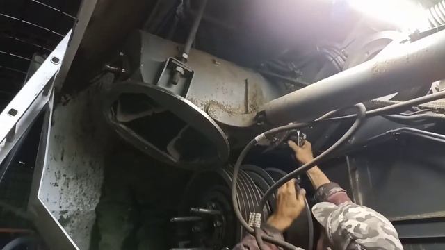 Снятие шкивов, увеличение и уменьшение оборотов барабана на комбаине Вектор 410. смотреть онлайн