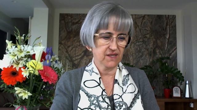 PERFUMES VERDES ELEGANTES 4 смотреть онлайн