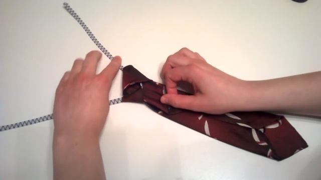 Галстук на резинке. Учимся завязывать. Как легко и быстро завязать галстук Учимся смотреть онлайн