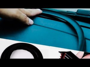 Уплотнитель между лобовым стеклом и панелью на Весте