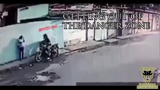 Moto Thieves Leave Empty-Handed | Active Self Protection смотреть онлайн