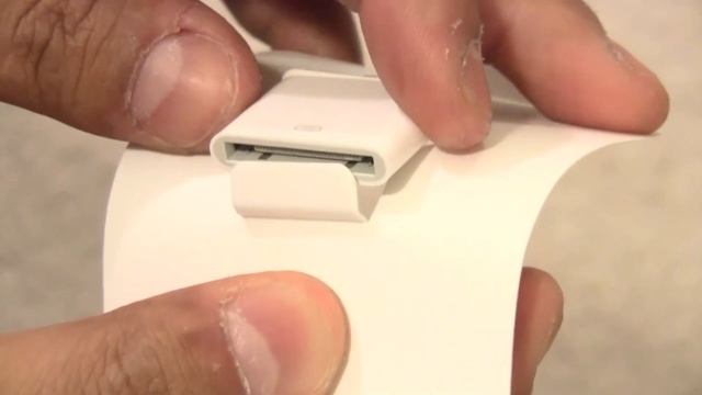 Apple Lighting to 30-pin Adapter Unboxing смотреть онлайн