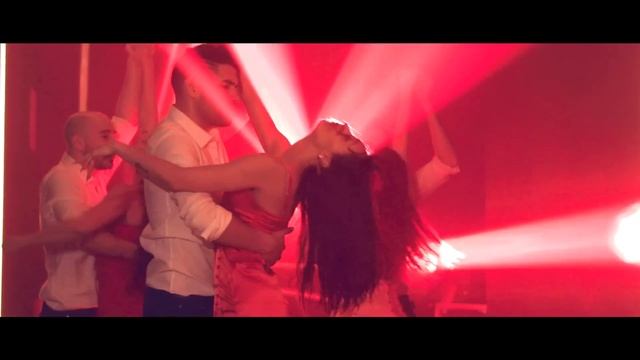 ESENCIA - PINTO PICASSO FT. MARCO Y SARA BACHATA 2023 (VIDEO OFICIAL) смотреть онлайн