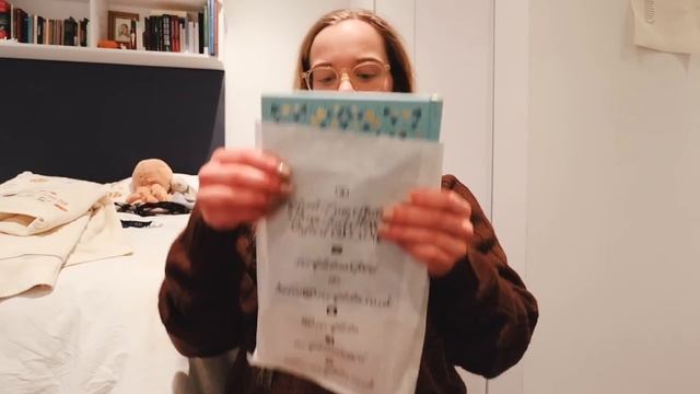 English Student vlog: book-binding, walks & studying смотреть онлайн
