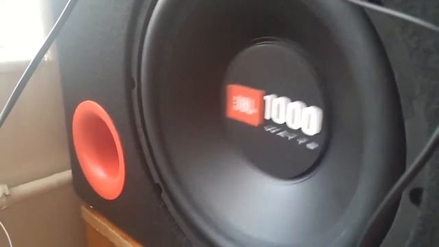 JBL 1000 WATTS KUTU BAS testi смотреть онлайн
