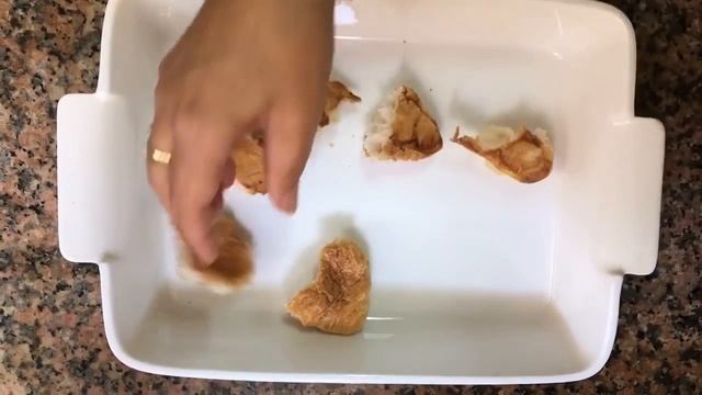 Лёгкий в приготовлении десерт.Пудинг из круассан с фруктами.( Pudin de cruasanes con frutas. ) смотреть онлайн