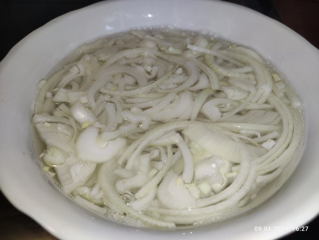 Маринуем лук для пиццы.... смотреть онлайн