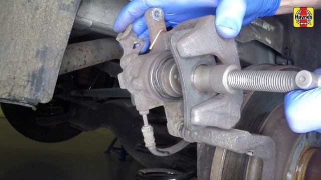 How to Replace the rear brake pads on the Citroen Dispatch 2007 to 2016 смотреть онлайн
