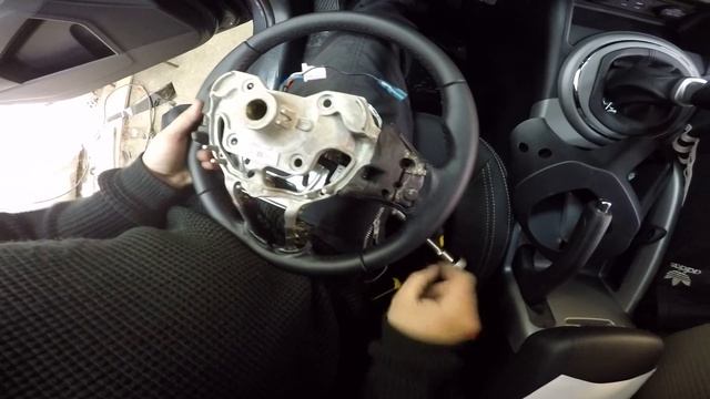 Kia Sportage установка кнопок на руль (Круиз контроль- управление магнитолой )