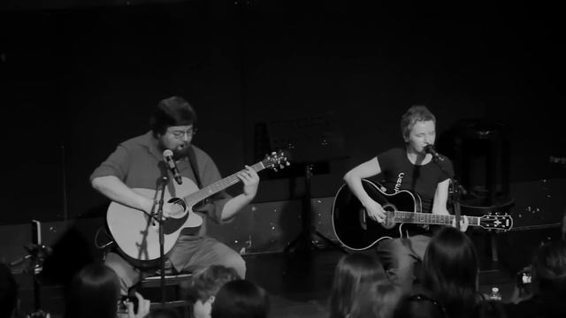 Светлана Сурганова - Цветы и звезды (Парижская акустика Live) смотреть онлайн