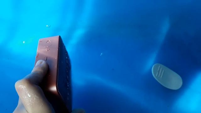 Water test- JBL Go 2 смотреть онлайн
