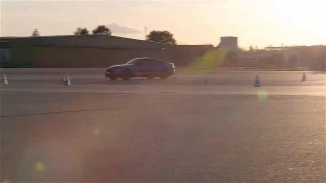 BMW M4 Competition Coupe 2021 вождение с безумными звуками