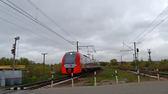 ЭС2ГП-010 на станции Истра С Сообщением Москва Курская-Муравьёво смотреть онлайн