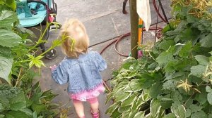 Развитие ребенка в 1 год и 9 месяцев. Про речь и детский сад.